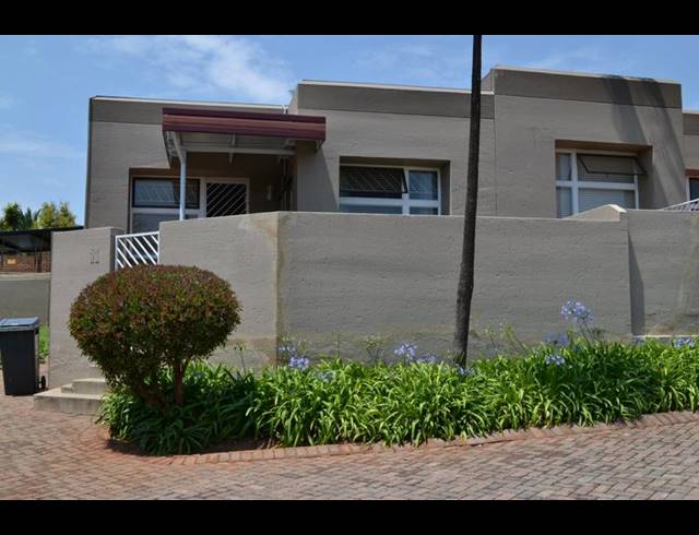2 BEDROOM TOWNHOUSE FOR SALE IN RANGEVIEW